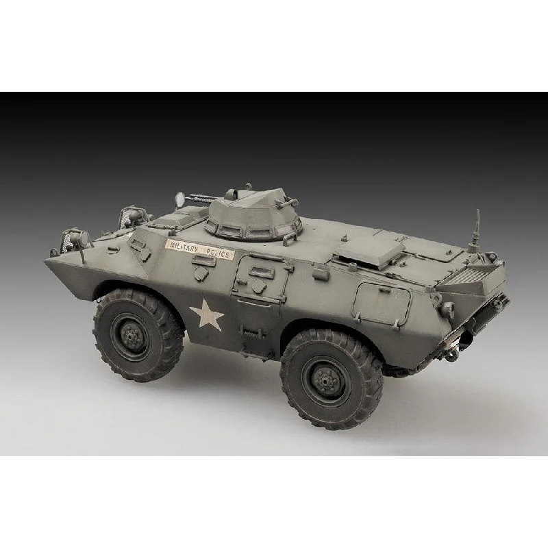 1/72 M706 Commando Armored Car in Vietnam Plastic Model Kit