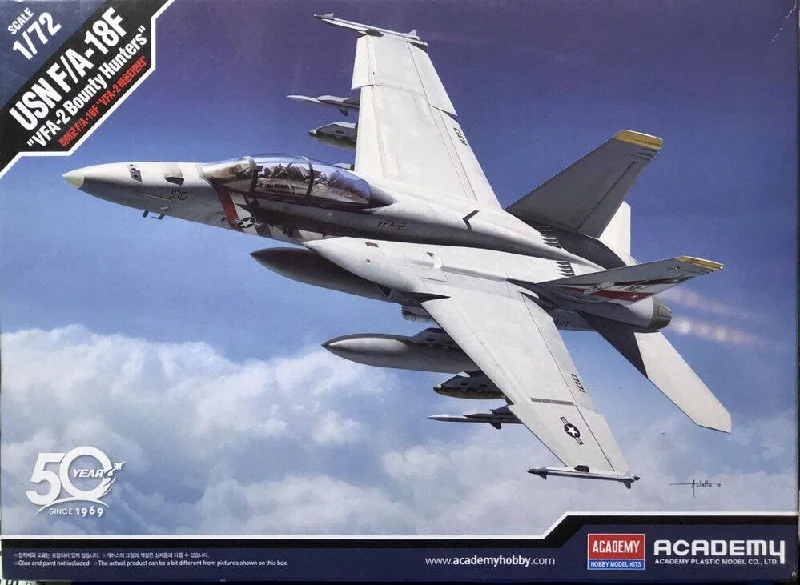 12567 1/72 USN F/A18F VFA2 Bounty Hunters Plastic Model Kit