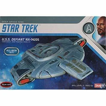 952 1/1000 Star Trek U.S.S. Defiant Plastic Model Kit