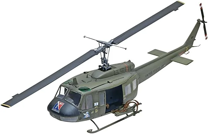 UH-1D Huey Gunship (1/32 Scale) Helicopter Model Kit