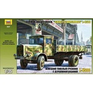 1/35 German Heavy Truck WWII EINHEITSFAHRERHAUS L4500  Plastic Model Kit